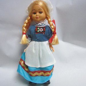 VTG SOUVENIR DUTCH DOLL, SLEEPY EYES, DRESSED IN NATIVE GARB